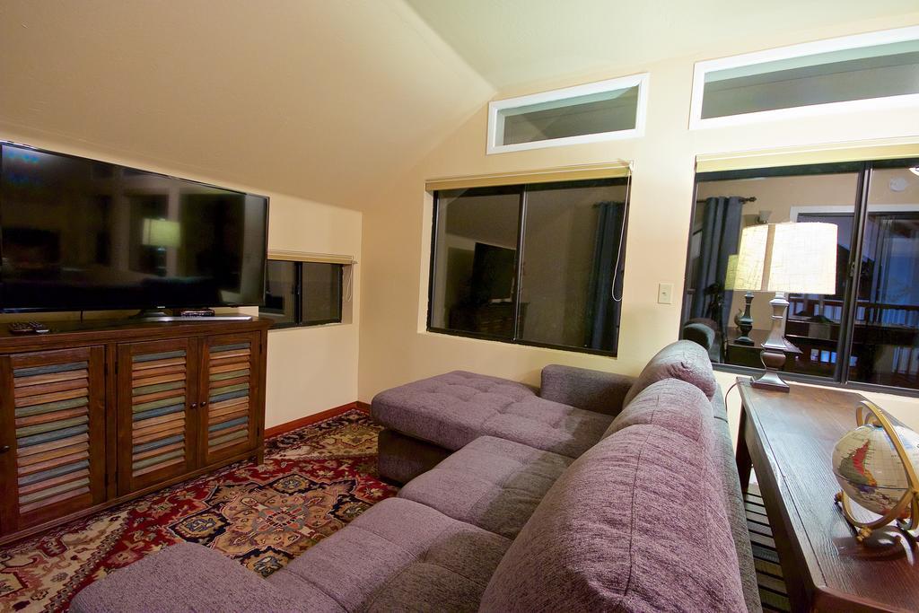 Mountain View Playhouse Near Yosemite & Bass Lake โอกเฮิร์สต์ ภายนอก รูปภาพ